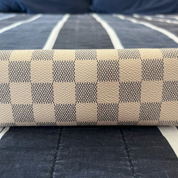 Louis Vuitton Damier Azur Cosmetic Pouch - Picture 4 of 7